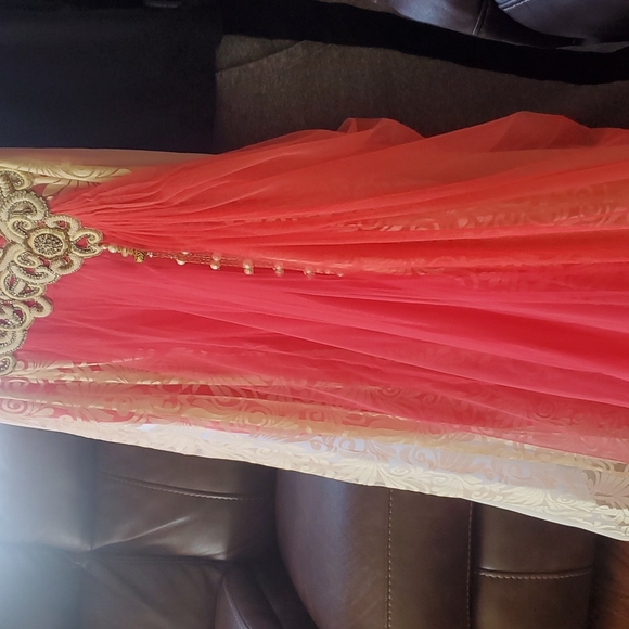 Gown - Picture 12 of 13